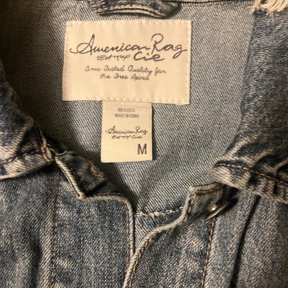 American Rag destroyed Jean jacket - Picture 2 of 3